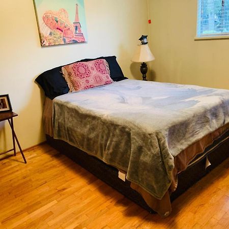 Cosy Romantic Stay In Surrey- Walking Distance From Guildford Town Centre Екстериор снимка