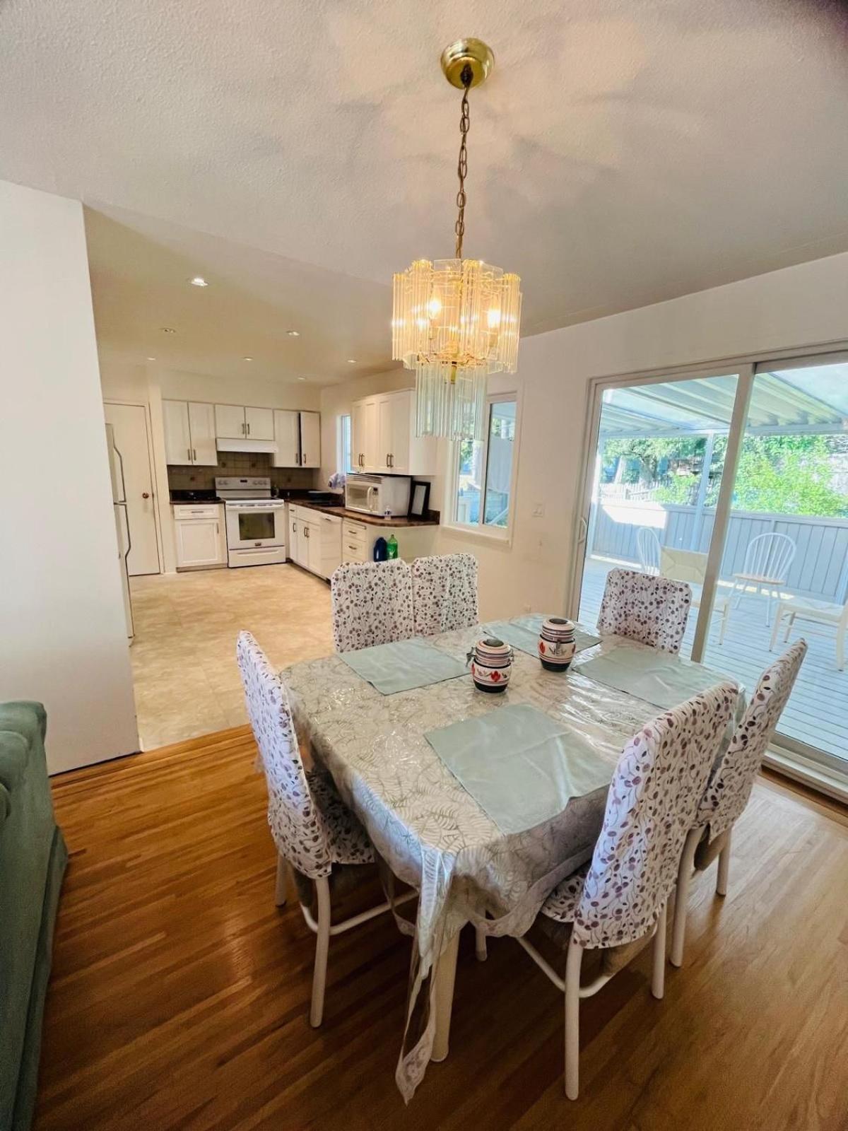 Cosy Romantic Stay In Surrey- Walking Distance From Guildford Town Centre Екстериор снимка